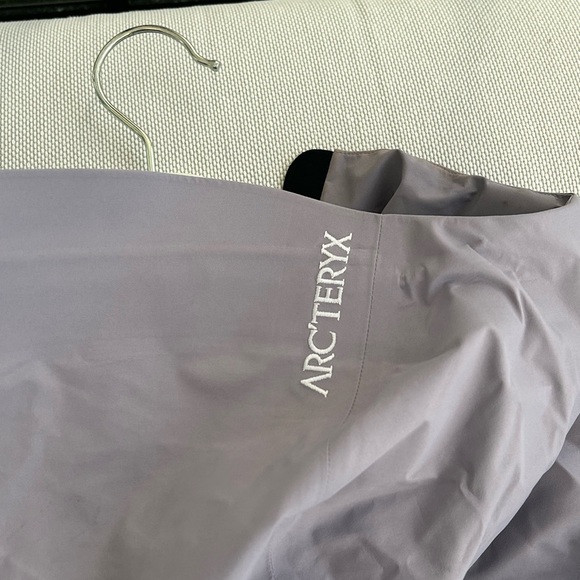 Arcyteryx Shell - Picture 4 of 4